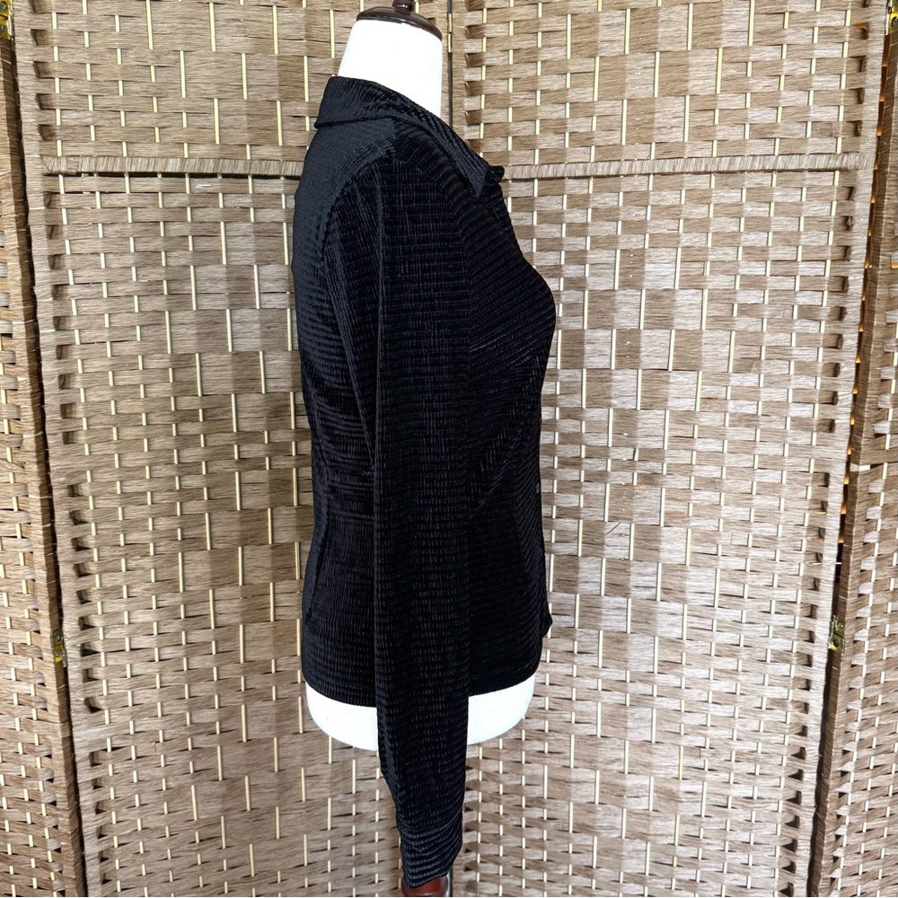 NWT black on black velvet Sanctuary button front top L - Picture 5 of 11